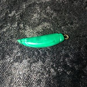 Emerald stone pedant